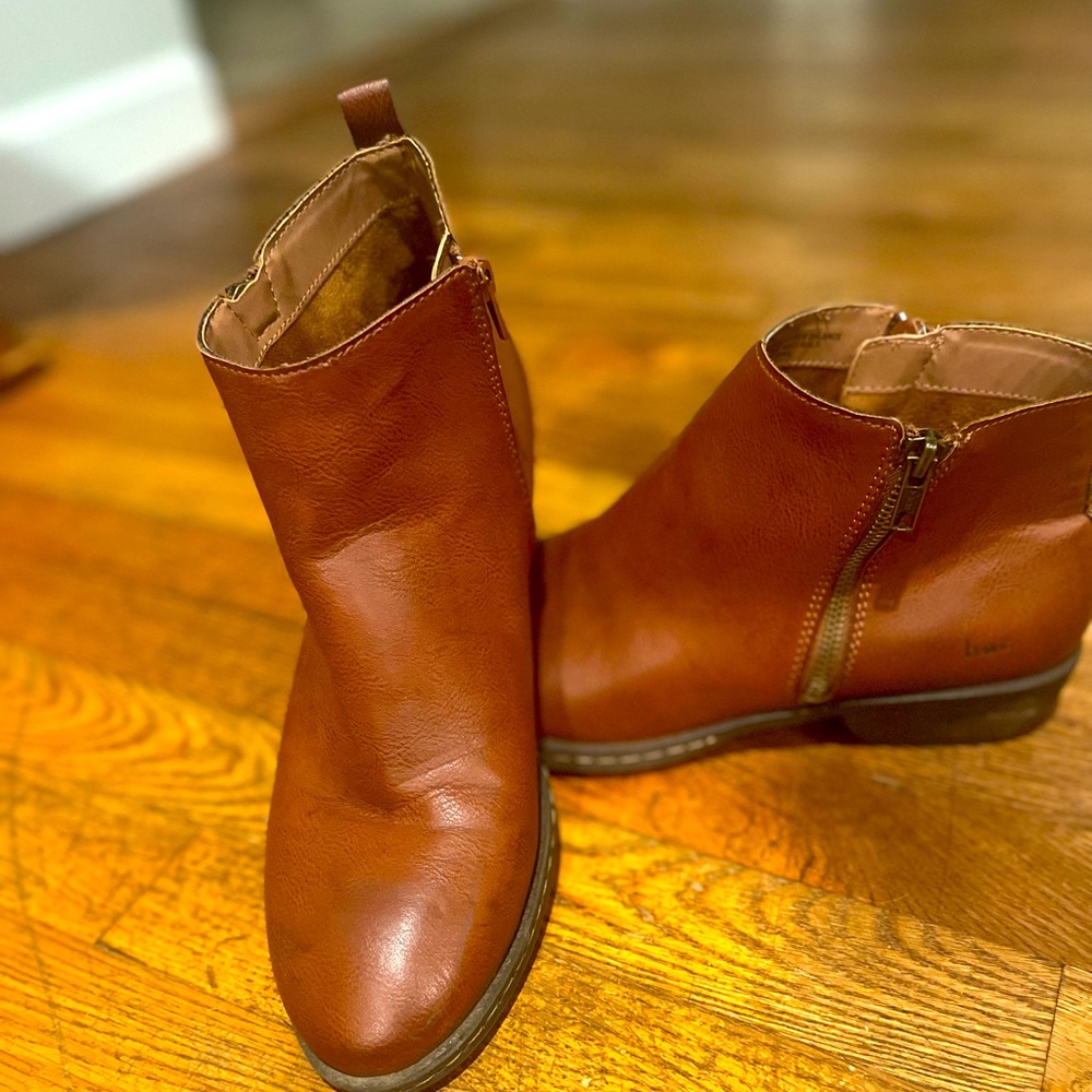 Woman booties